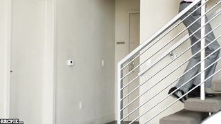 Девушка давно фантазировала о большом чёрном члене и наконец исполняет свою мечту