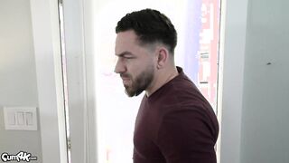 Воровка с кремпаями — Джесси ловят за мастурбацией во время взлома и наказывают кремпаями