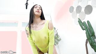 Блестящая Мина — сексуальная азиатка делает мокрую масляную дразнилку и получает трах с facial